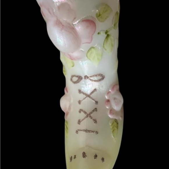 SIGNED FENTON ART GLASS VICTORIAN SHOE HAND PAINTED CABBAGE ROSE - Picture 8 of 9